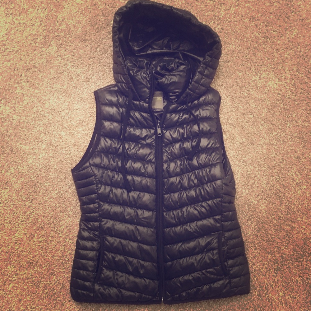 Hooded puffer vest